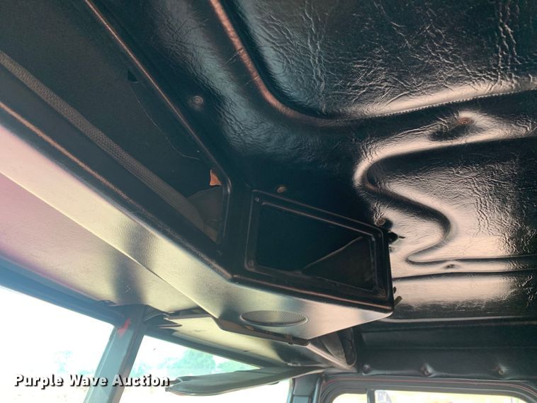 image for item DM7873 1994 Freightliner FDL120 semi truck