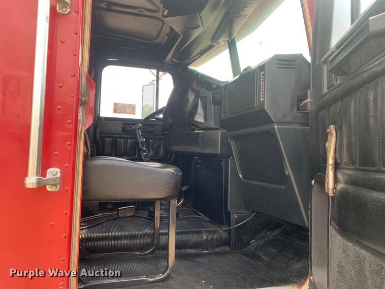 image for item DM7873 1994 Freightliner FDL120 semi truck