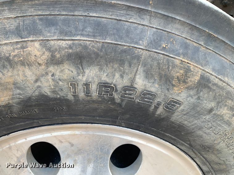 image for item DM7873 1994 Freightliner FDL120 semi truck