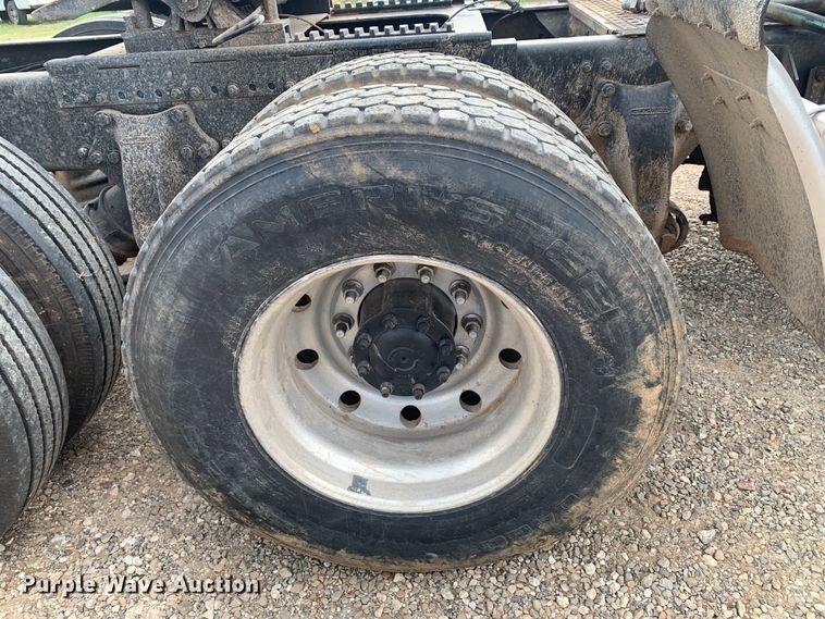 image for item DM7873 1994 Freightliner FDL120 semi truck