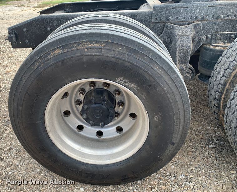 image for item DM7873 1994 Freightliner FDL120 semi truck