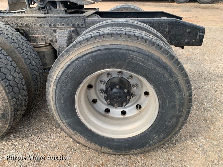 image for item DM7873 1994 Freightliner FDL120 semi truck