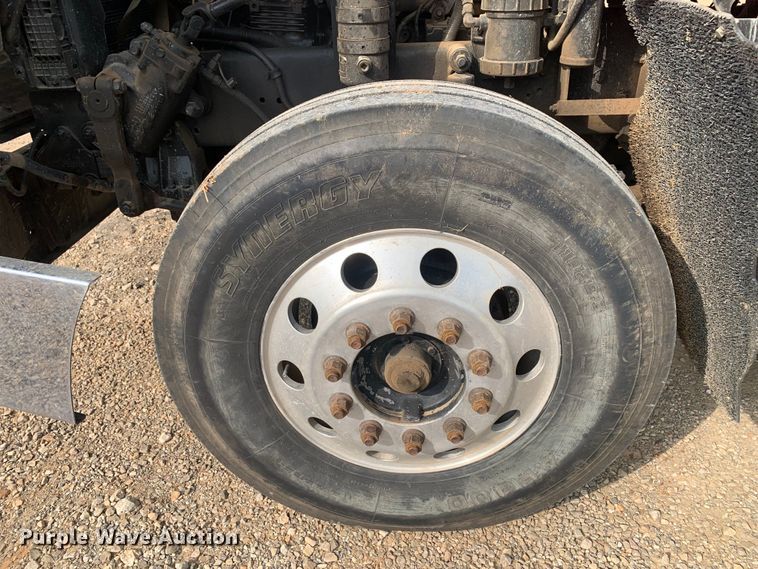 image for item DM7873 1994 Freightliner FDL120 semi truck