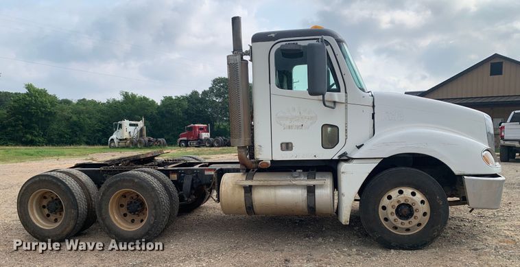 image for item DM7875 2007 Freightliner Columbia semi truck