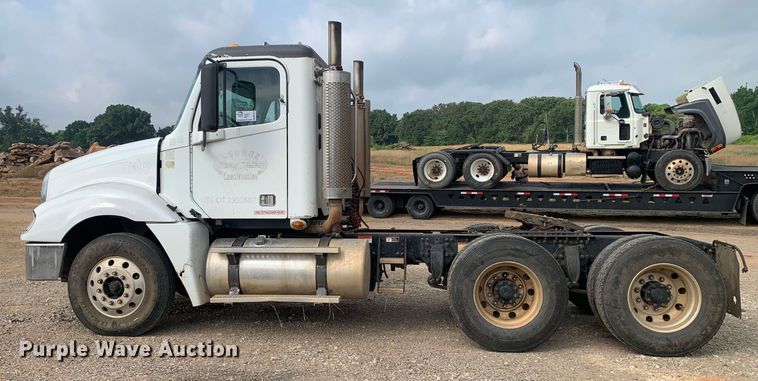 image for item DM7875 2007 Freightliner Columbia semi truck