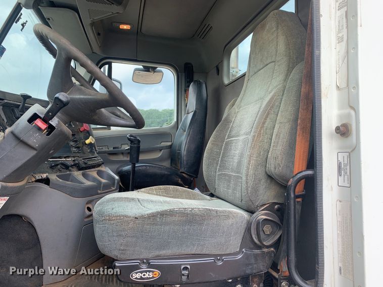 image for item DM7875 2007 Freightliner Columbia semi truck