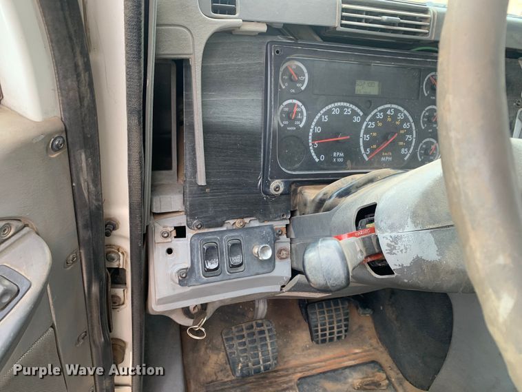 image for item DM7875 2007 Freightliner Columbia semi truck