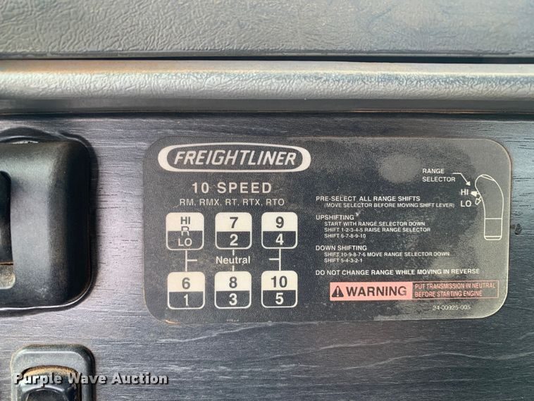 image for item DM7875 2007 Freightliner Columbia semi truck