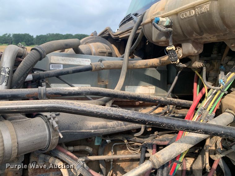 image for item DM7875 2007 Freightliner Columbia semi truck