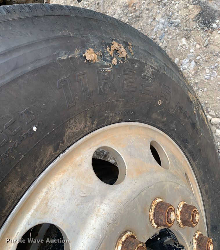 image for item DM7875 2007 Freightliner Columbia semi truck