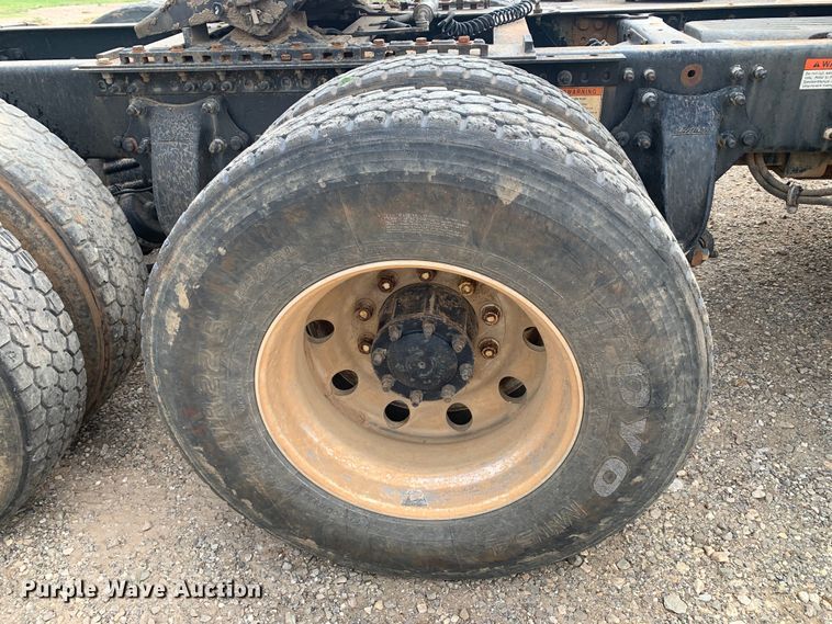 image for item DM7875 2007 Freightliner Columbia semi truck