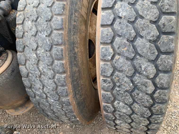 image for item DM7875 2007 Freightliner Columbia semi truck