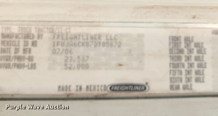 image for item DM7875 2007 Freightliner Columbia semi truck