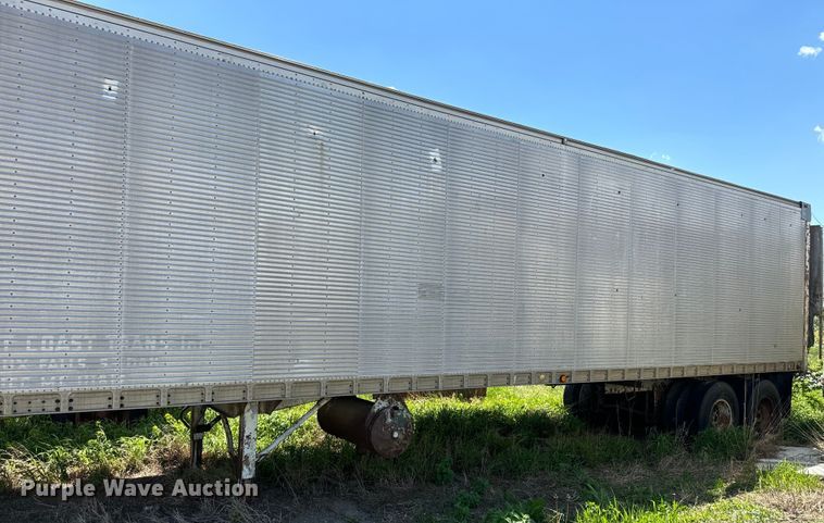 image for item DN3255 1966 Hobbs AX9-6400-401 dry van trailer