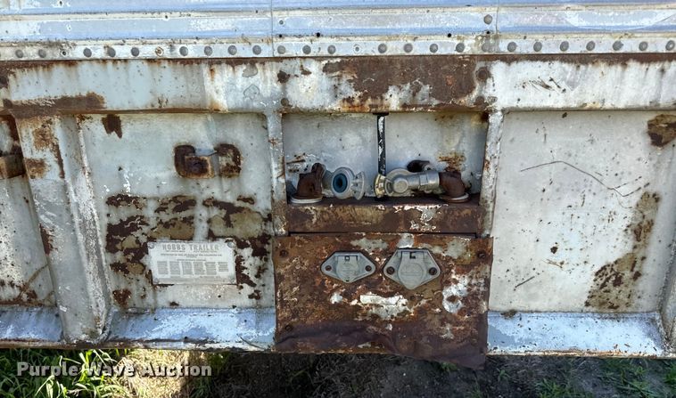 image for item DN3255 1966 Hobbs AX9-6400-401 dry van trailer