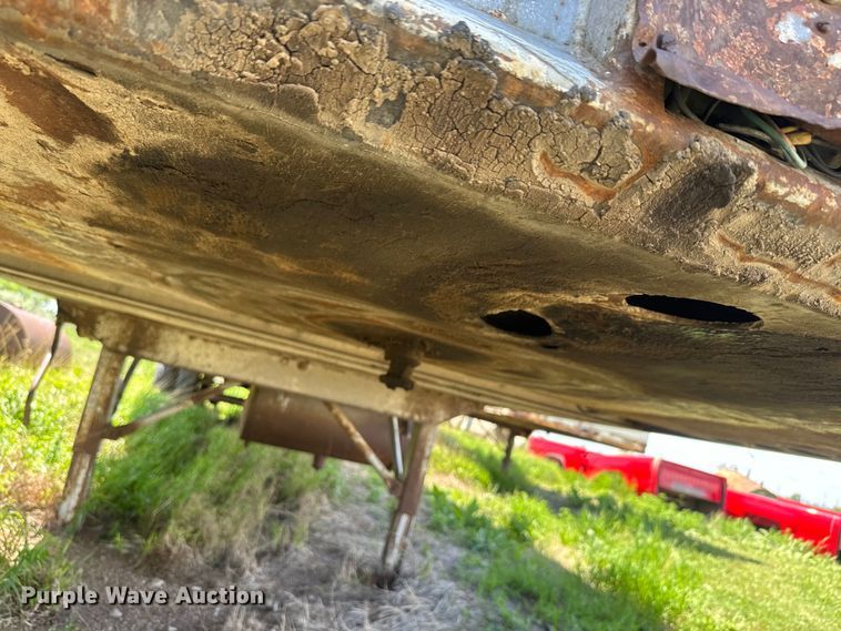 image for item DN3255 1966 Hobbs AX9-6400-401 dry van trailer