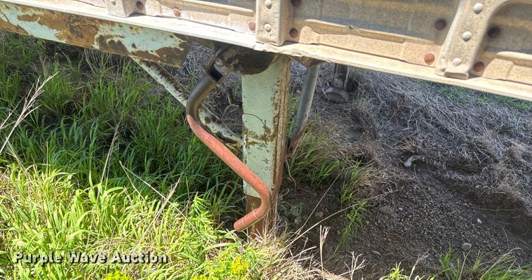 image for item DN3255 1966 Hobbs AX9-6400-401 dry van trailer