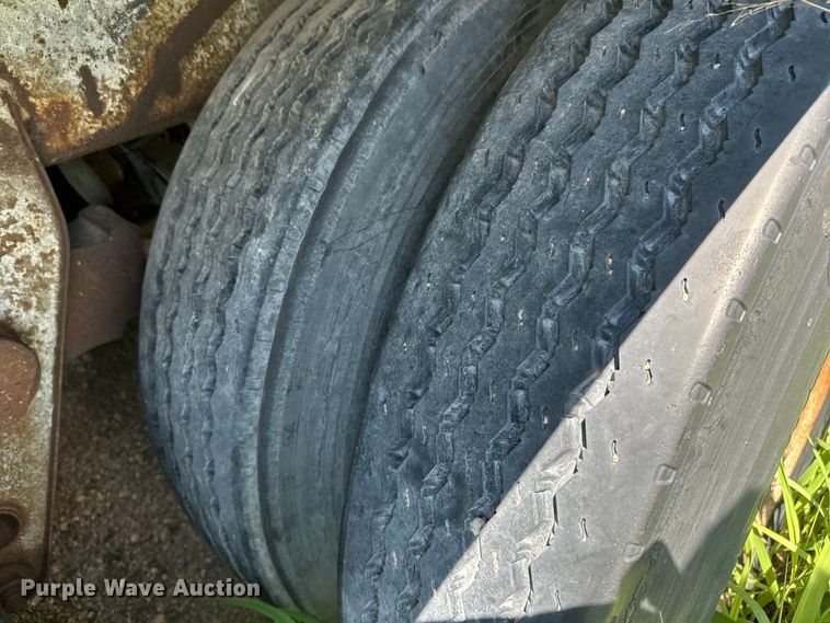 image for item DN3255 1966 Hobbs AX9-6400-401 dry van trailer