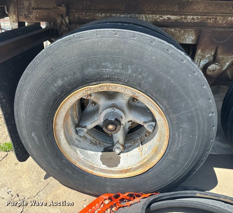 image for item DN3259 1962 Fruehauf VB6-F2-40 dry van trailer