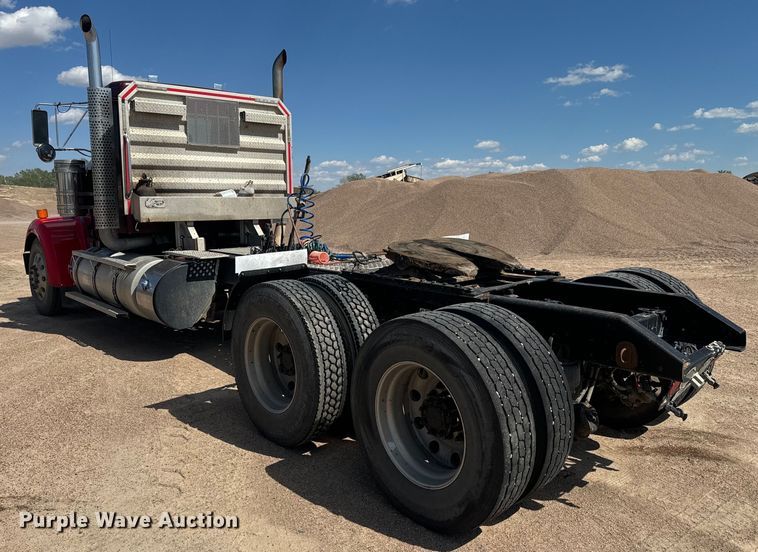 image for item DN3265 2011 Kenworth W900 semi truck