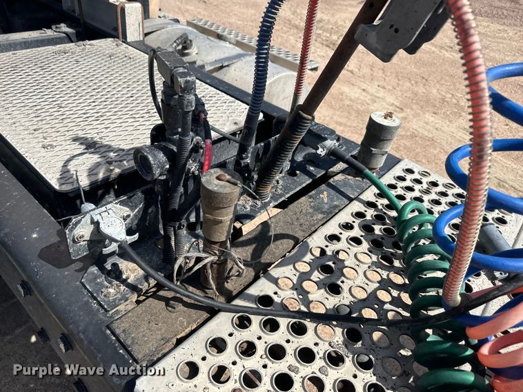 image for item DN3265 2011 Kenworth W900 semi truck