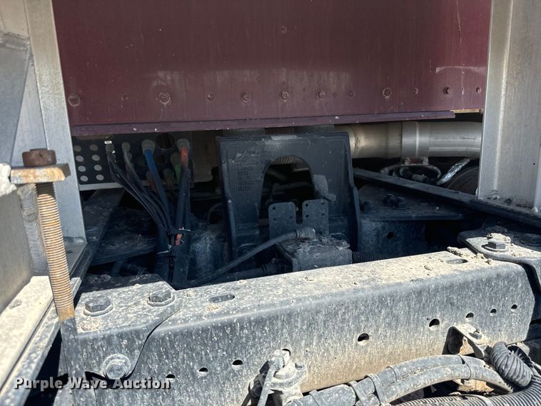 image for item DN3265 2011 Kenworth W900 semi truck