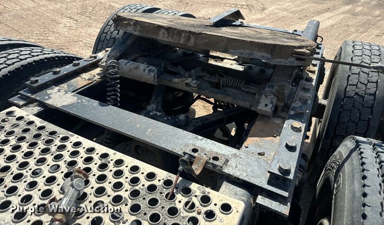 image for item DN3265 2011 Kenworth W900 semi truck