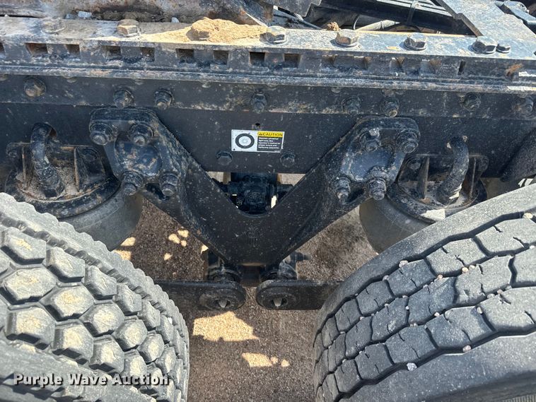 image for item DN3265 2011 Kenworth W900 semi truck