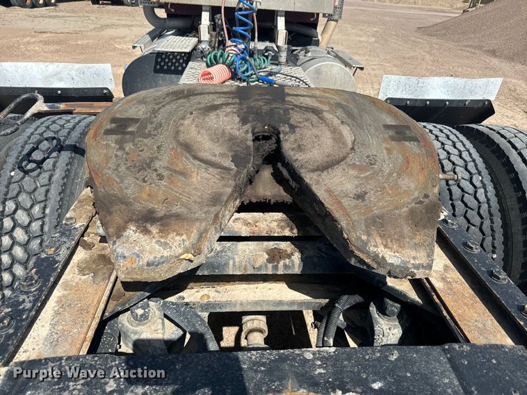 image for item DN3265 2011 Kenworth W900 semi truck