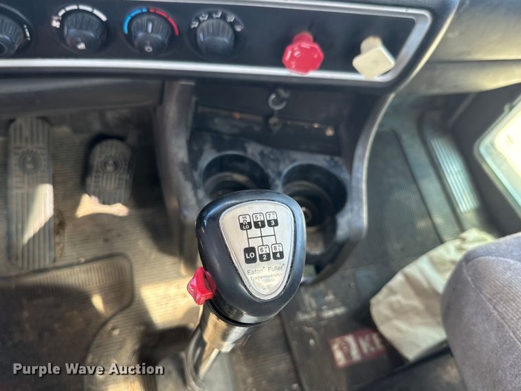 image for item DN3265 2011 Kenworth W900 semi truck