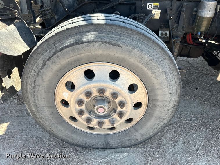 image for item DN3265 2011 Kenworth W900 semi truck