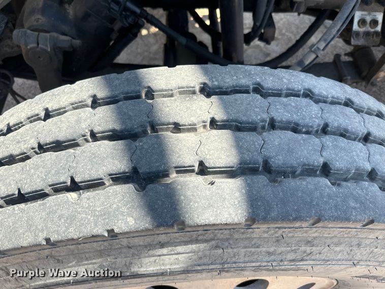 image for item DN3265 2011 Kenworth W900 semi truck