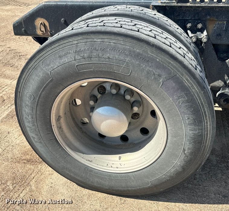 image for item DN3265 2011 Kenworth W900 semi truck