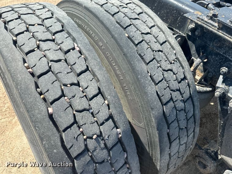 image for item DN3265 2011 Kenworth W900 semi truck