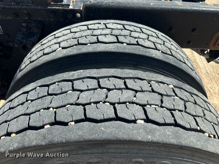 image for item DN3265 2011 Kenworth W900 semi truck