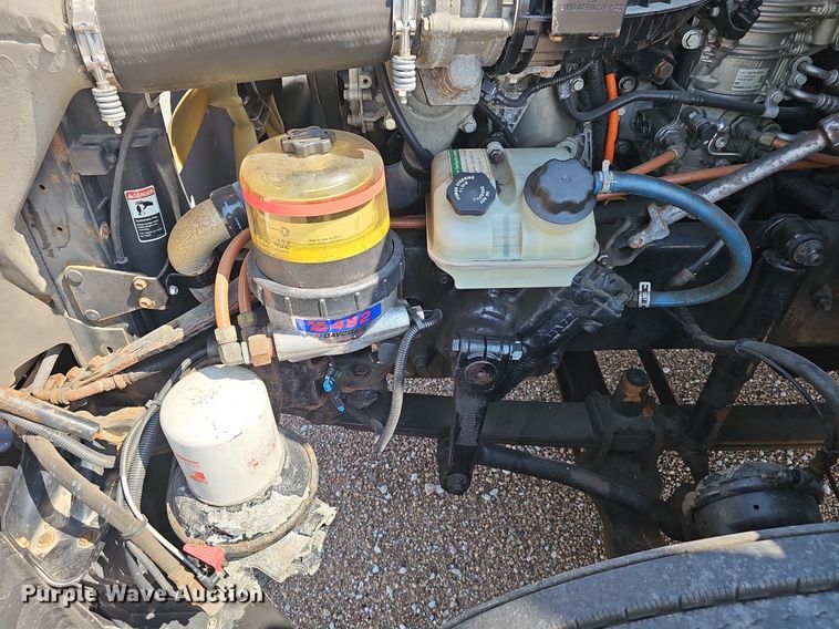 image for item DP0913 2016 Freightliner Cascadia 125 semi truck