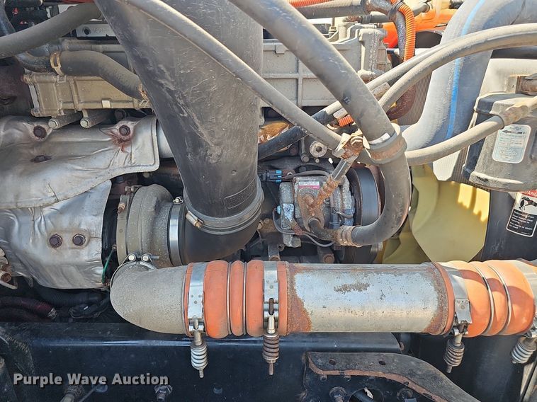 image for item DP0913 2016 Freightliner Cascadia 125 semi truck