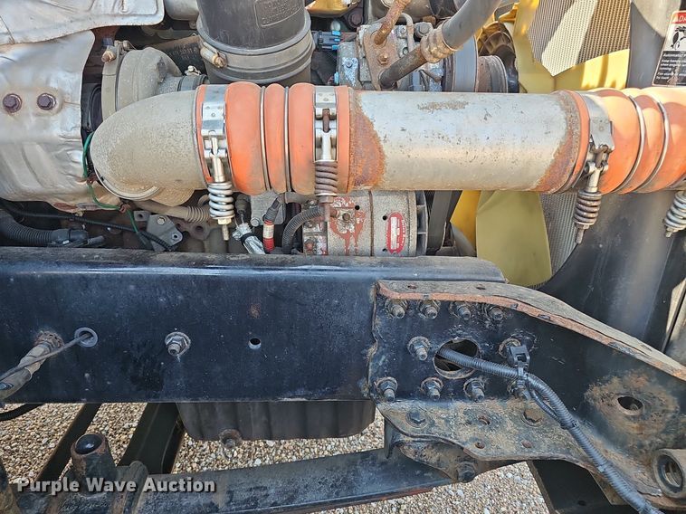 image for item DP0913 2016 Freightliner Cascadia 125 semi truck