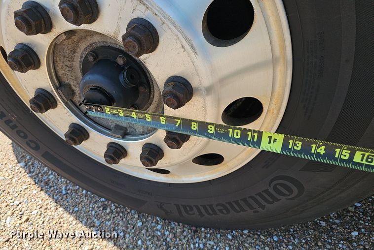 image for item DP0913 2016 Freightliner Cascadia 125 semi truck