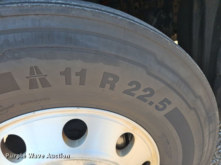 image for item DP0913 2016 Freightliner Cascadia 125 semi truck