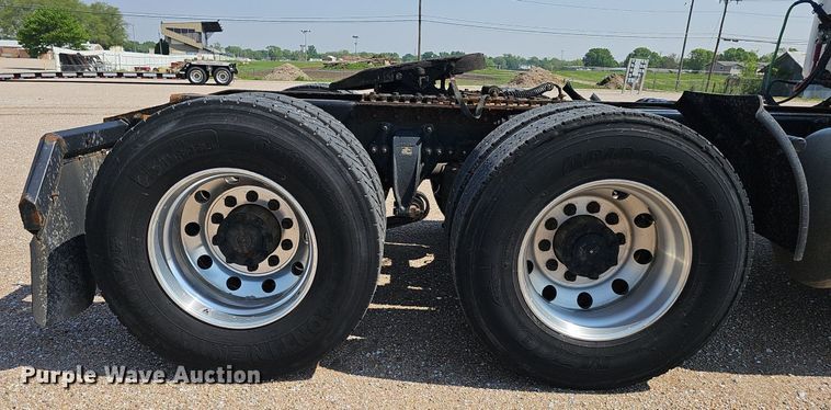 image for item DP0913 2016 Freightliner Cascadia 125 semi truck