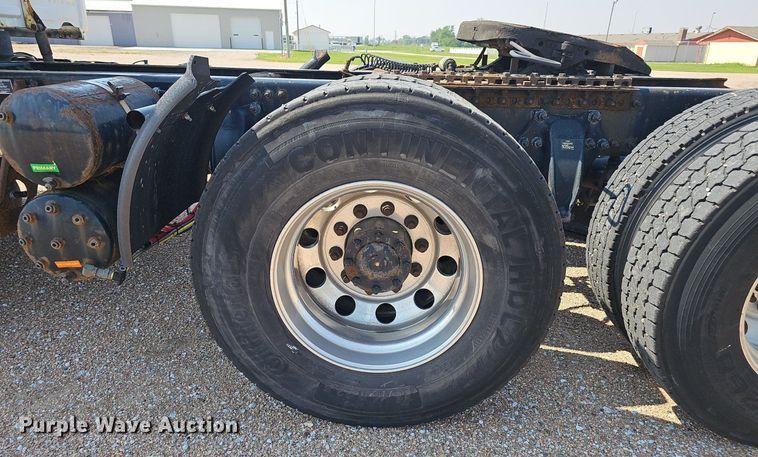 image for item DP0913 2016 Freightliner Cascadia 125 semi truck