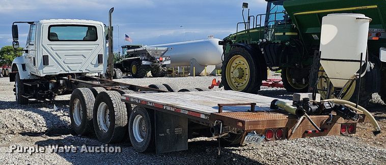 image for item DP6416 2007 International 7500 truck cab and chassis