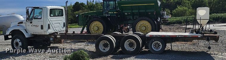 image for item DP6416 2007 International 7500 truck cab and chassis