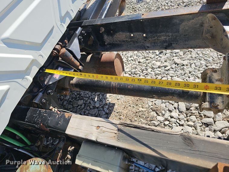 image for item DP6416 2007 International 7500 truck cab and chassis