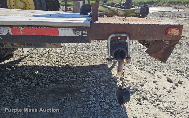 image for item DP6416 2007 International 7500 truck cab and chassis