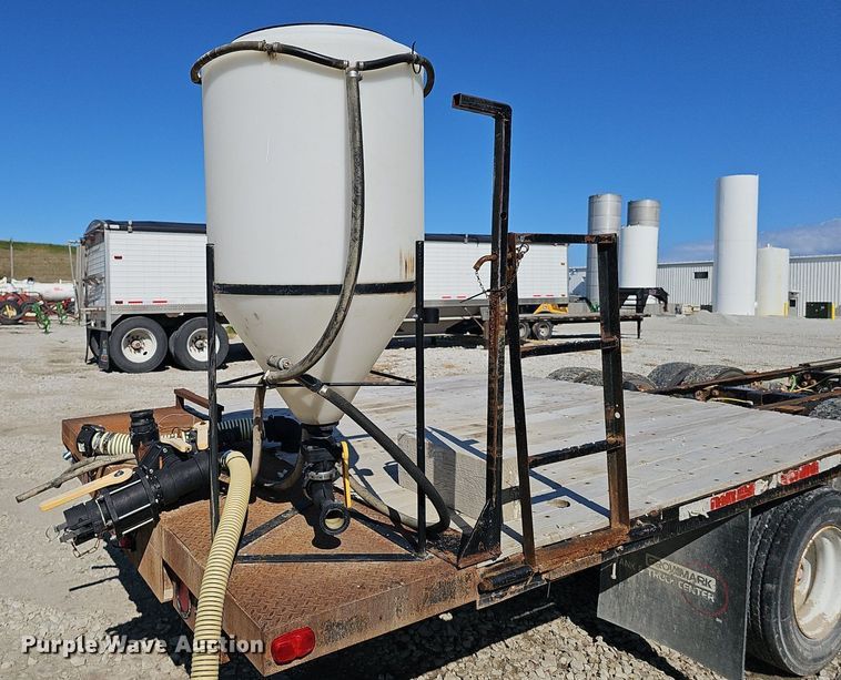 image for item DP6416 2007 International 7500 truck cab and chassis