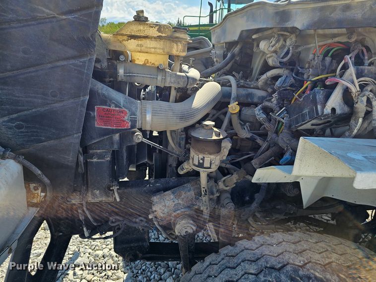 image for item DP6416 2007 International 7500 truck cab and chassis