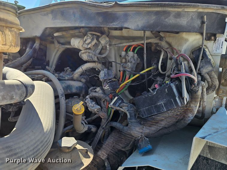 image for item DP6416 2007 International 7500 truck cab and chassis