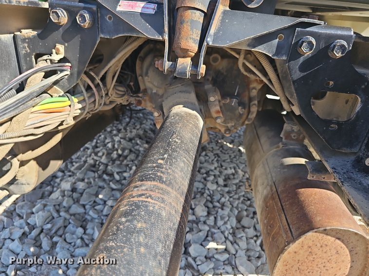 image for item DP6416 2007 International 7500 truck cab and chassis